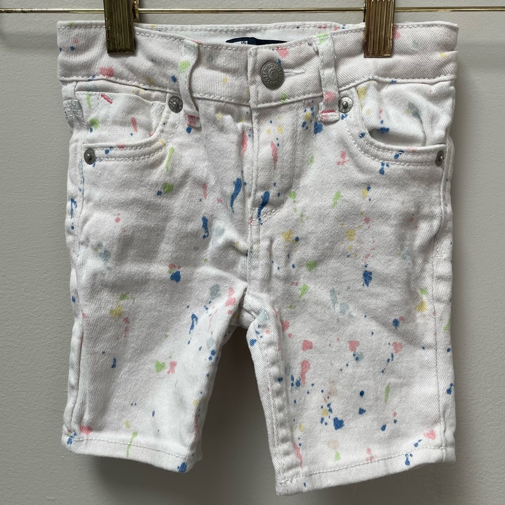 Levi’s 2T white paint splatter stretch jean Bermuda shorts